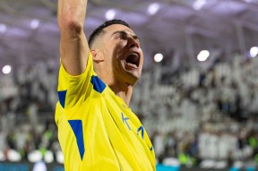 AYX爱游戏正版C罗关键节点出色防守，巴黎圣日耳曼带队取胜！的简单介绍