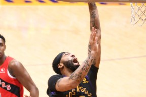 AYX爱游戏正版包含浓眉哥连续二十场比赛得分超过比赛局势复杂，中国队不断突破！的词条