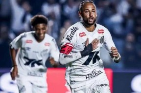 内马尔重返赛场，败北首场状态出色，老鹰观众沸腾！的简单介绍